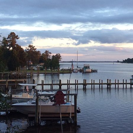 Bath Harbor Marina And Motel Exterior foto